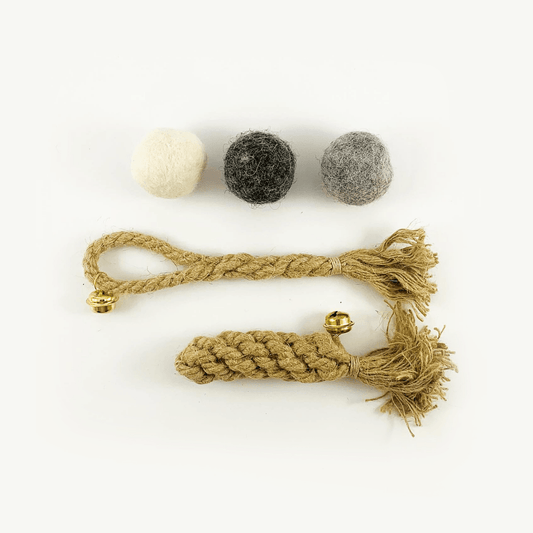 Pawsome Pet | Cat Play Set with 5 Toys | 3 wool balls & 2 hemp toys