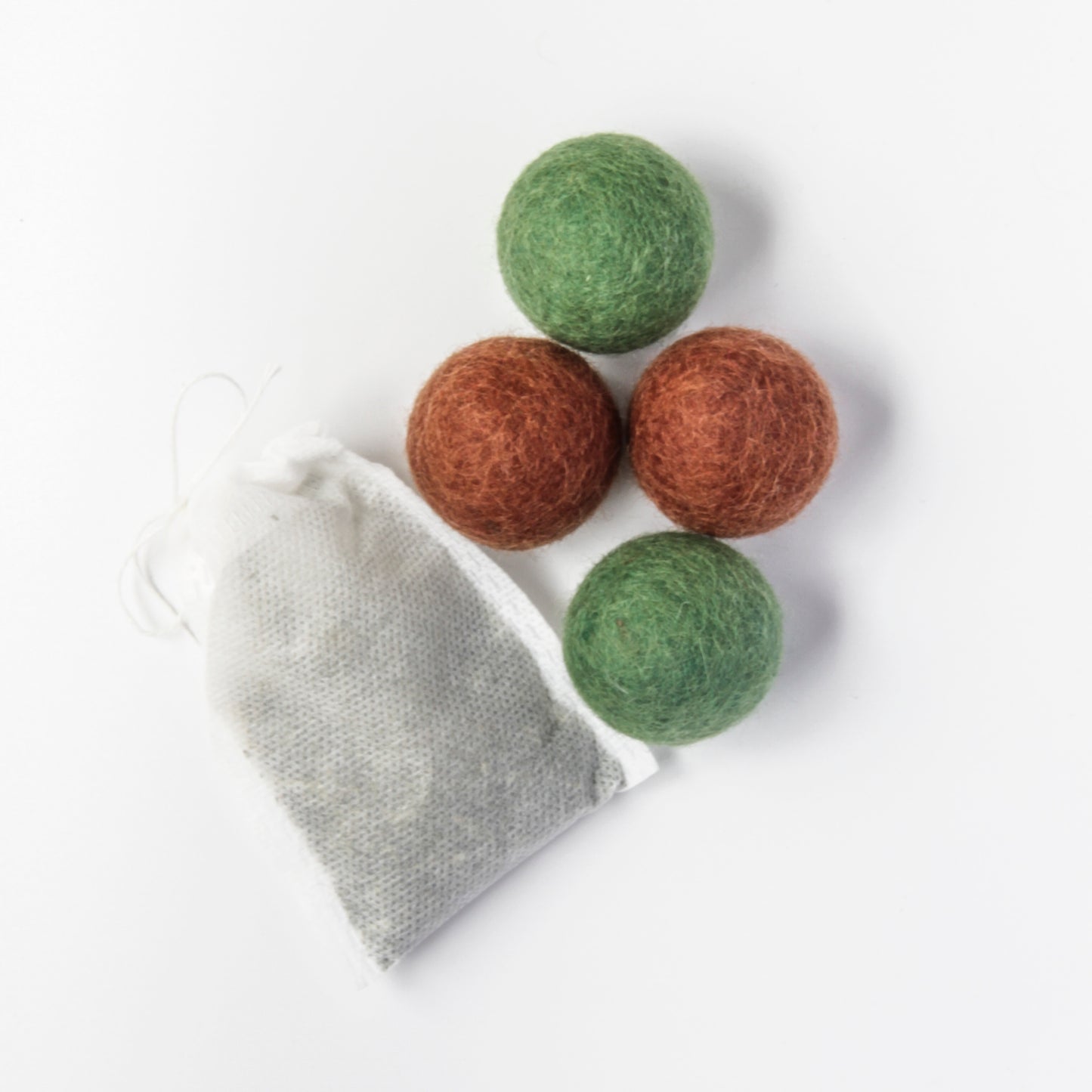 Catnip Infused Felt Balls – Mess-Free Playtime for Happy Cats!