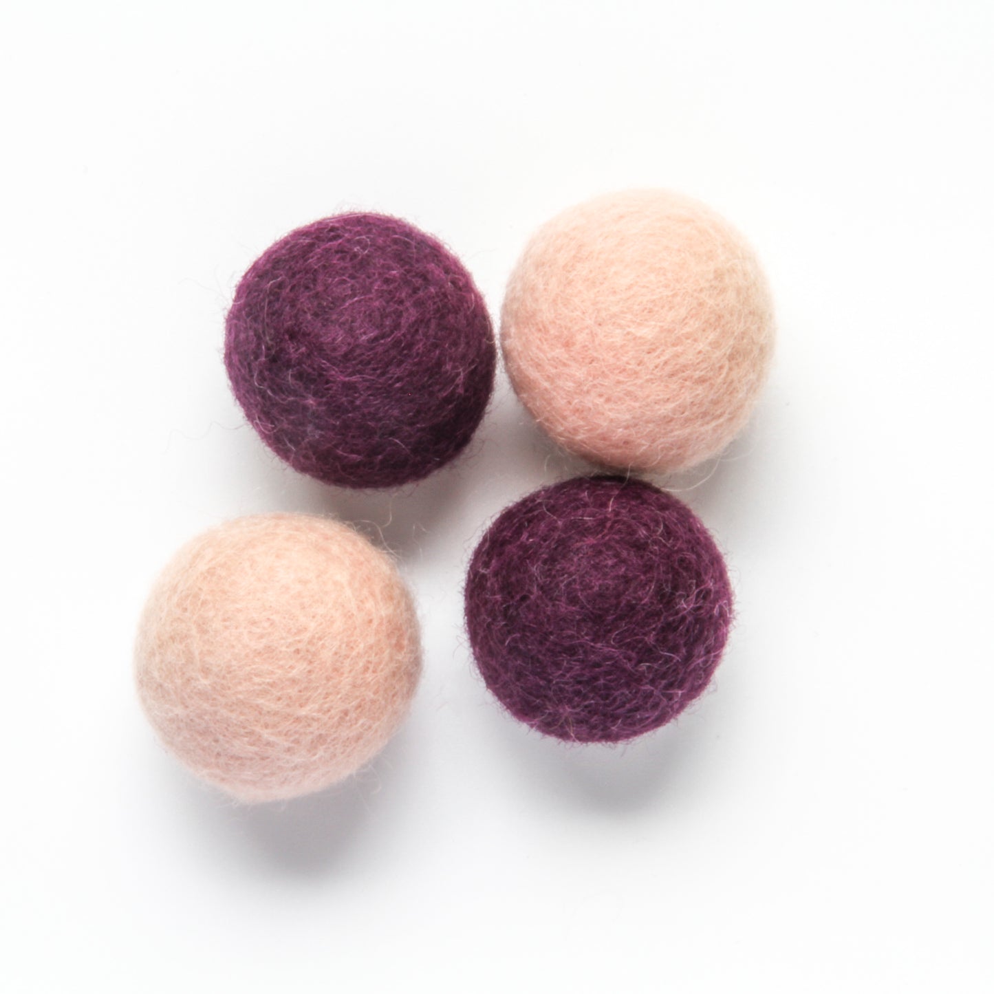 Catnip Infused Felt Balls – Mess-Free Playtime for Happy Cats!