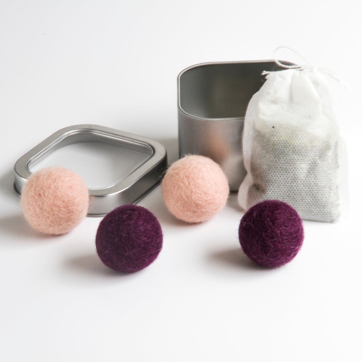 Catnip Infused Felt Balls – Mess-Free Playtime for Happy Cats!