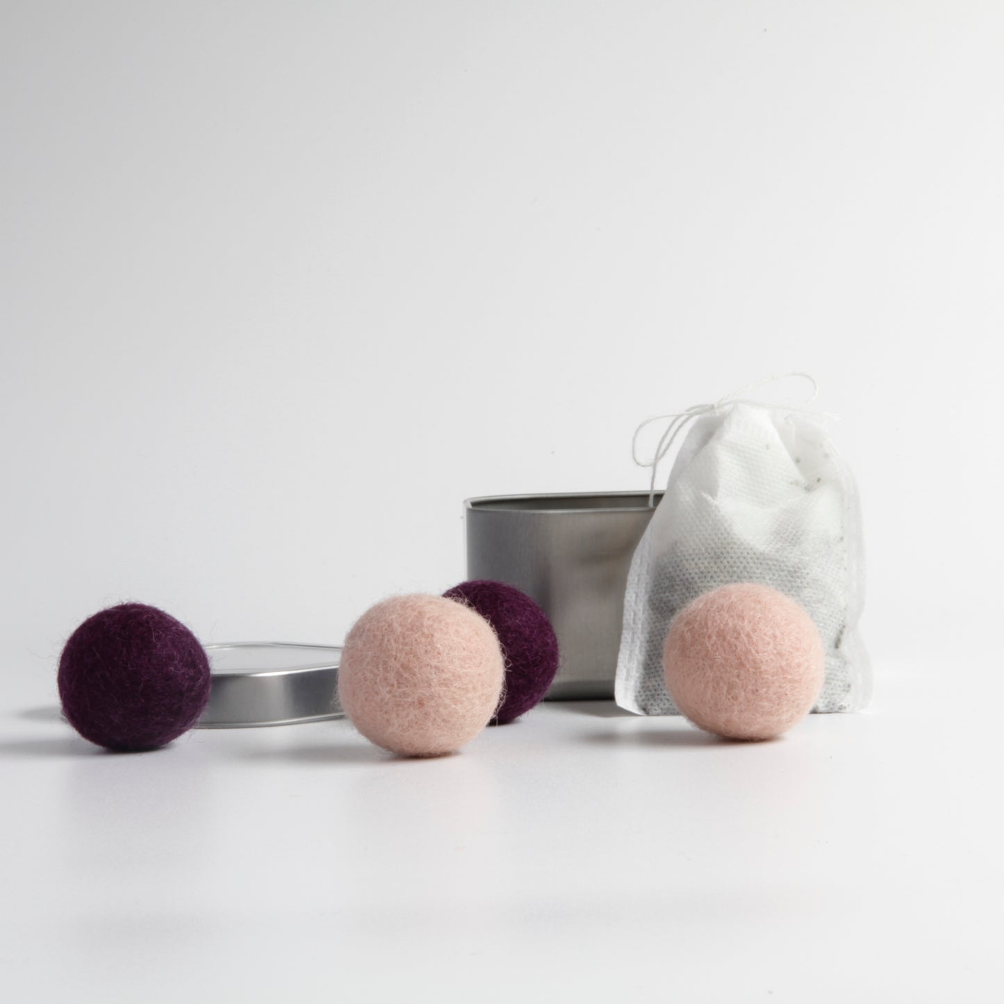 Catnip Infused Felt Balls – Mess-Free Playtime for Happy Cats!