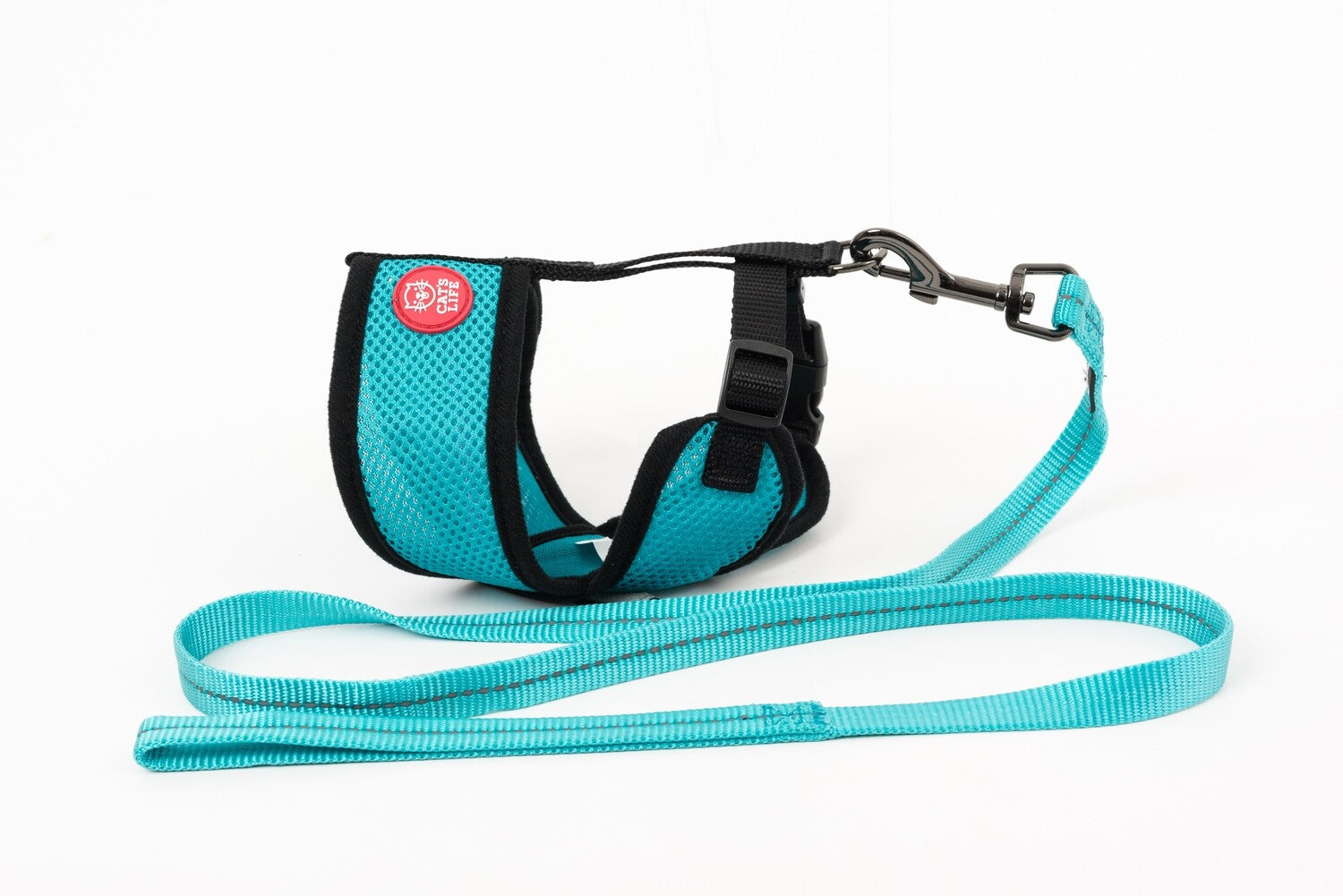Soft cat Harness side view with leash 