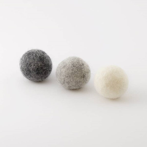 Pawsome Pet | Cat Play Set with 5 Toys | 3 wool balls & 2 hemp toys